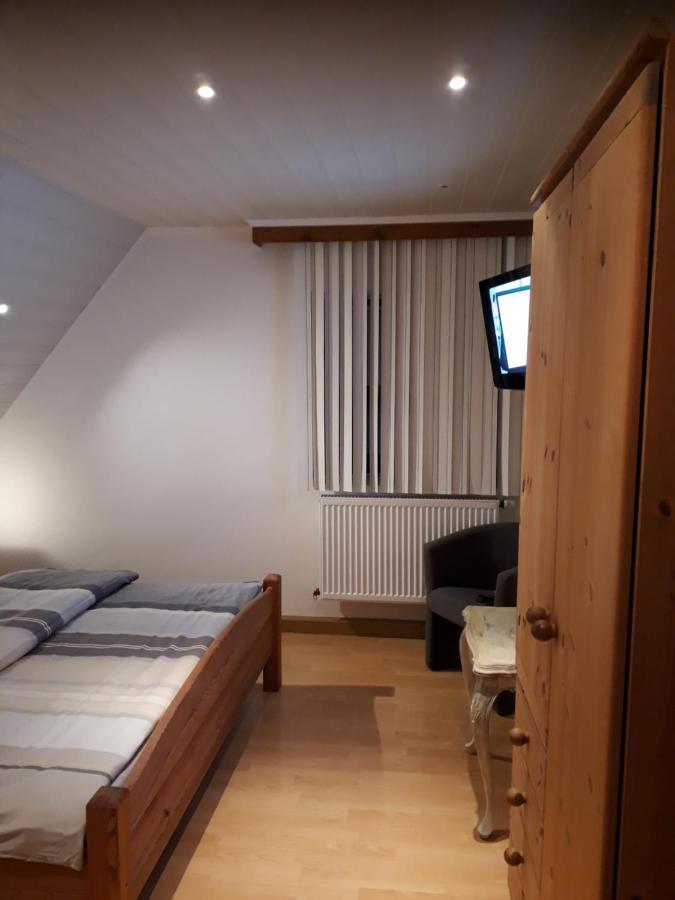 Weisseshaus 1 Hotel บลังเคินไฮม์ ภายนอก รูปภาพ